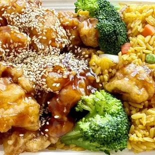 Sesame chicken dinner combo