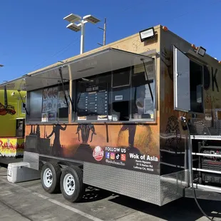 a food truck parked in a parking lot