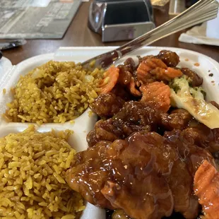 Governor&apos;s Chicken with fried rice
