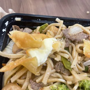 LO MEIN BEEF NOODLES