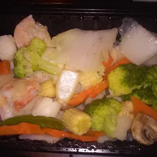 Veggie, shrimp &amp; scallops