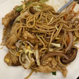 Chicken Lo Mein