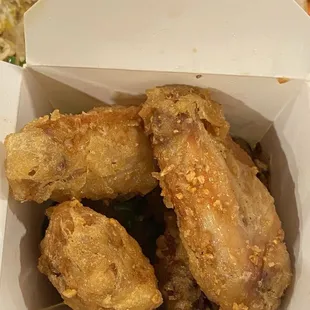 Salt &amp; pepper chicken wings (6 Pieces)