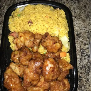 General Tso chicken with pork fried rice (Combination platter)