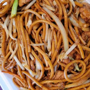 Chicken Lo Mein