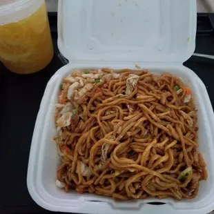 Chicken Lo Mein