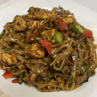 Drunken Noodles with middle Eastern chicken chunks