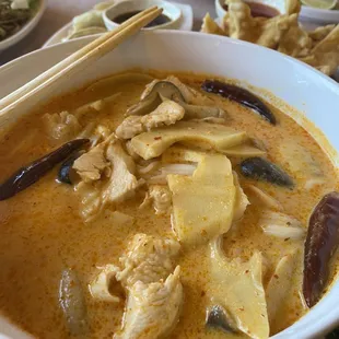 Cocconut Curry Noodles (Ka poon)