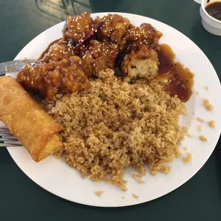 Sesame chicken combo w/ Fried rice