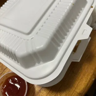 Pay attention to the actual bowl size on top and bottom. Small.
