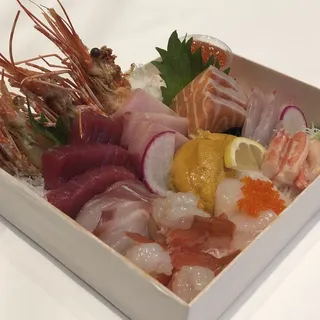Maguro Chutoro Saku (100g)
