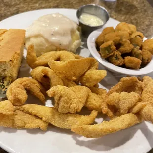 Delicious catfish and amazing cornbread!