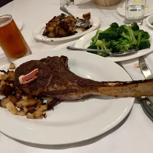 Tomahawk dry aged ribeye