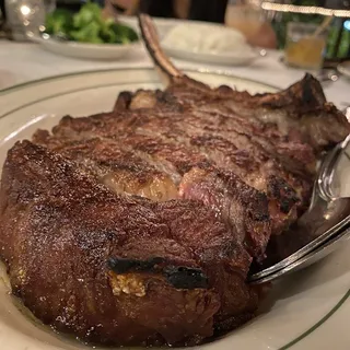 Tomahawk Steak Dinner