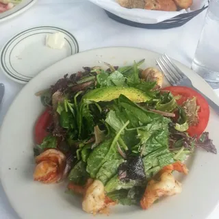 Grilled Shrimp and Avocado Salad Lunch