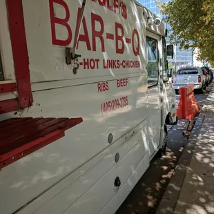 Wolf's BBQ Food Truck