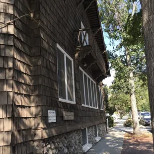 Pretty Exterior - Looks Like A Cabin House From The Outside.
