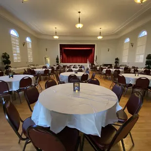 We had 19 tables with 9 chairs at each table. And 4 food and beverage tables.