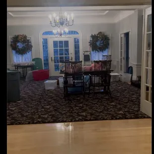 Looking into the entryway from the ballroom.