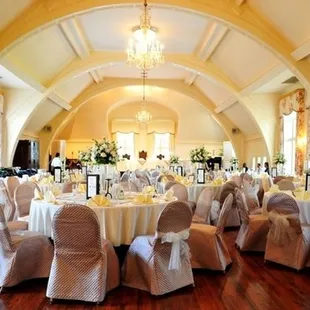 Ballroom on the second floor. Can accommodate smaller or larger groups. It is a beauty!