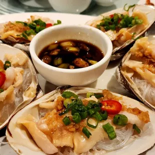 Giant Clams and garlic vermicelli