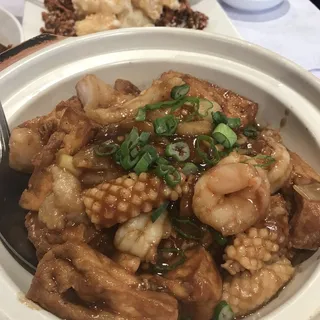 Seafood Combo w/braised bean curd in pot