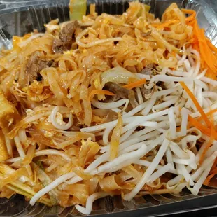 Pad Thai with beef (just OK, felt it was missing something but couldn't pinpoint what)