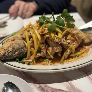 5. Pla Yum Mamuang Fish