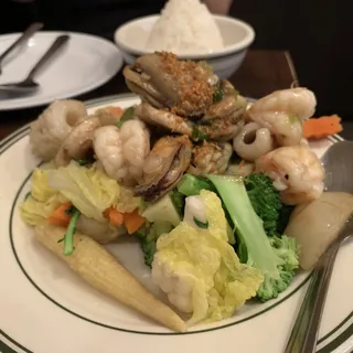2. Seafood Gra Tiam