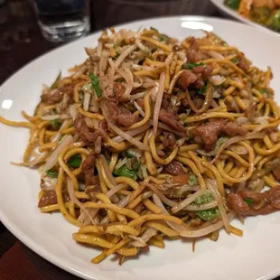 Lo mein with beef