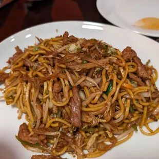 Beef lo mein