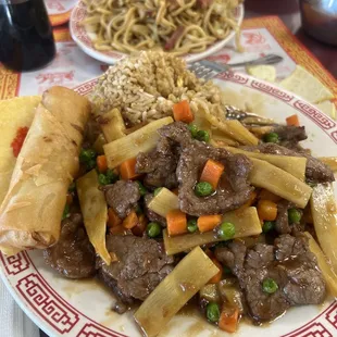 Oyster sauce beef lunch plate. Also included a bowl of wonton soup.