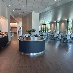 Step into Wonderful La Cocina, where stunning views meet a menu of the finest, healthiest options for a truly refreshing experience.
