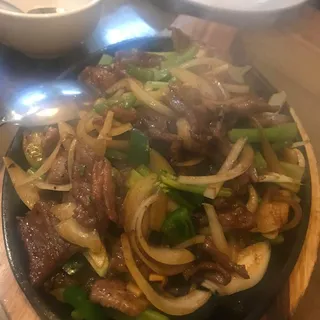 Iron Skillet Tender Beef and Onions