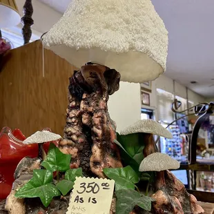 A mushroom lamp from the 1970s