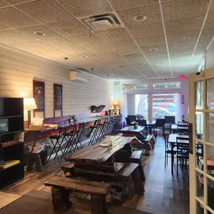 sushi and sashimi, interior