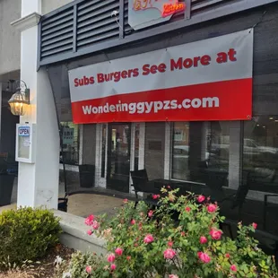 the outside of a restaurant