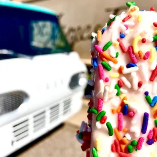 Some photo bombs  aren't all bad