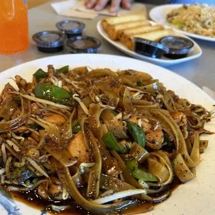 Drunken chicken pad Thai