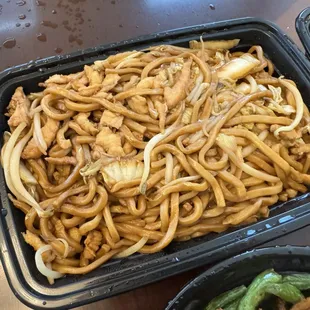 Chicken Lo Mein