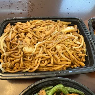 Chicken Lo Mein