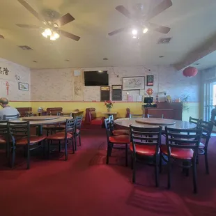 Super Cozy Old School Dining Room