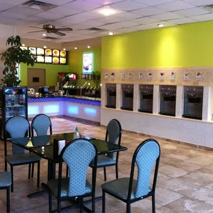 Combination Chinese/frozen yogurt