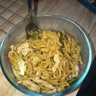 Small Chicken Lo Mein