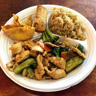 Chicken with Veggies Lunch (Crab Rangoon Instead of Soup)
