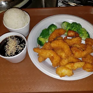 Crispy shrimp with homemade brown sauce