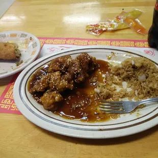Sesame chicken, fried rice, and damn good eggroll. So good.
