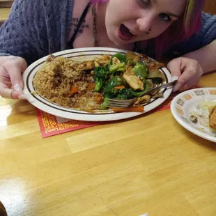 Wong's Special. Good mix of veggies, chicken, beef, and shrimp in a delicious sauce.