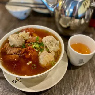 Beef brisket and wonton soup with rice noodle