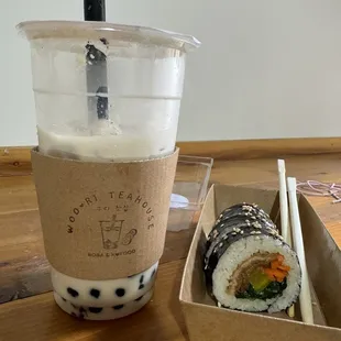 Woori tea with tapioca, vegan Kimbap
